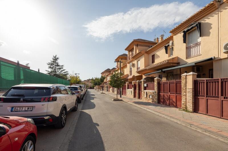 Duplex for sale in Armilla, Granada