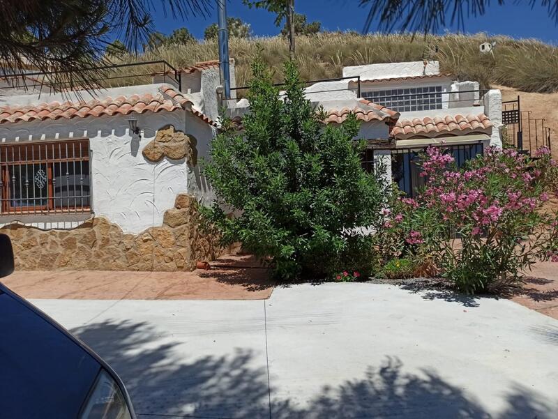 9 bedroom Villa for sale
