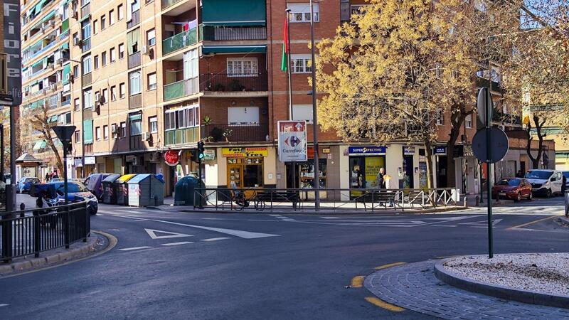 Commercial Property for Long Term Rent in Granada, Granada