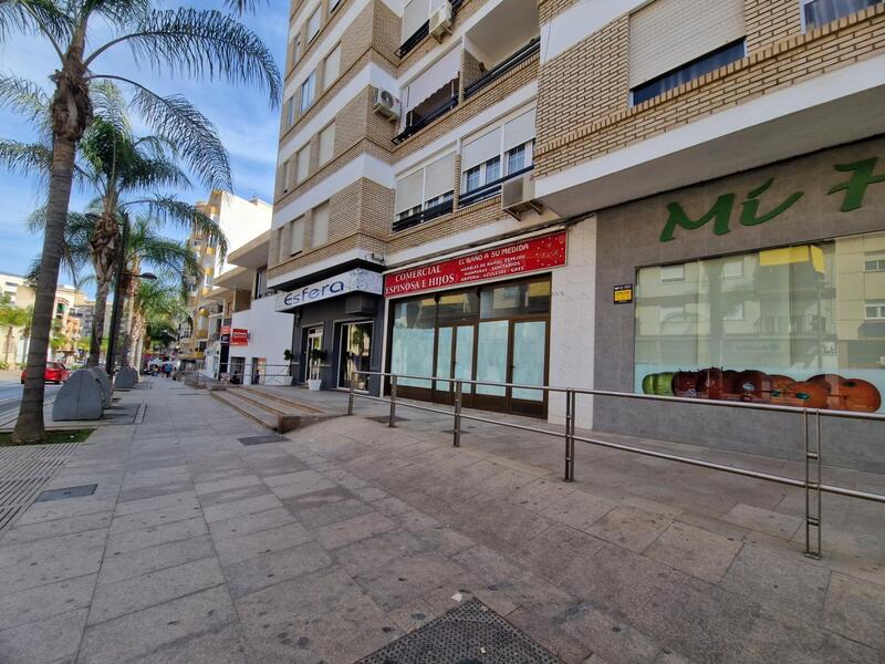 Коммерческая недвижимость продается в Motril, Granada