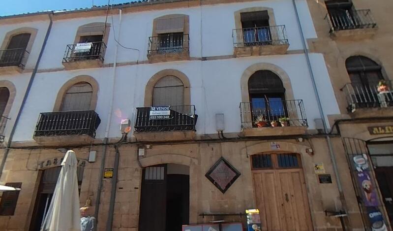 Stadthaus zu verkaufen in Ubeda, Jaén