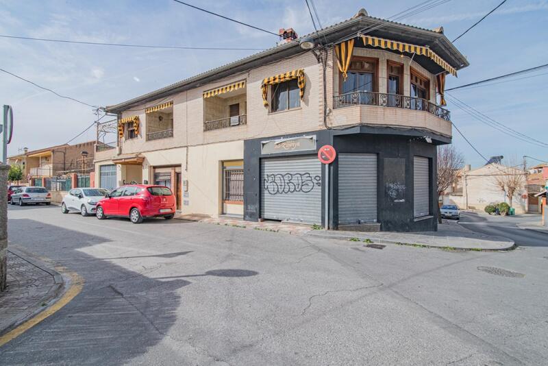 Villa for sale in La Zubia, Granada