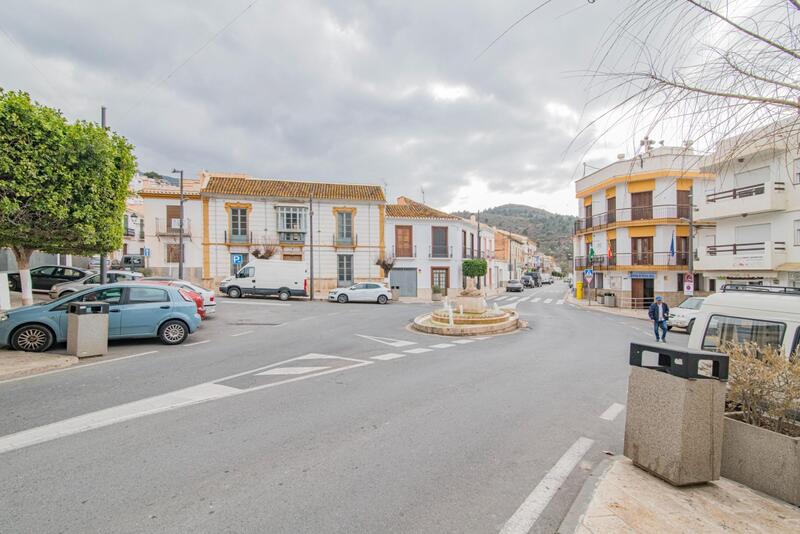 Apartment for sale in Velez de Benaudalla, Granada