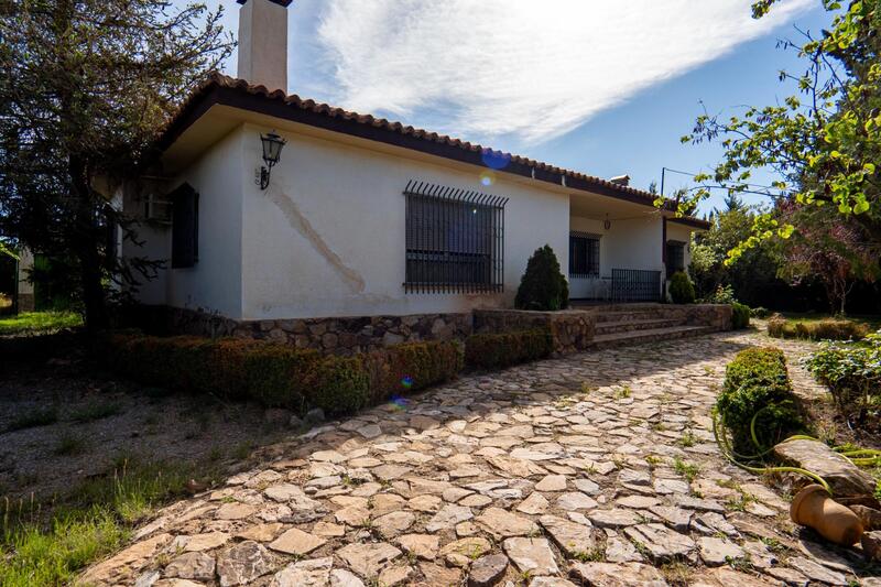 5 chambre Maison Troglodyte à vendre
