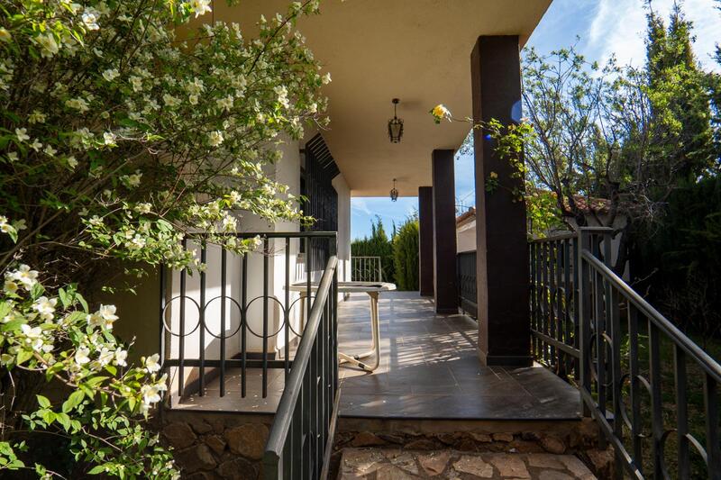 5 chambre Maison Troglodyte à vendre