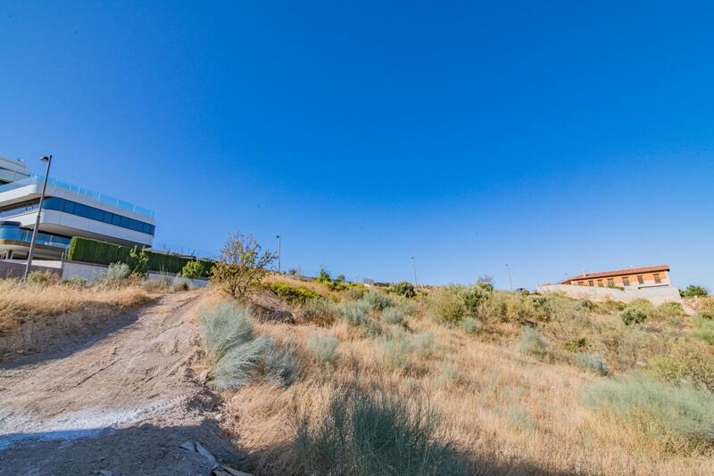 3 Cuarto Terrenos en venta