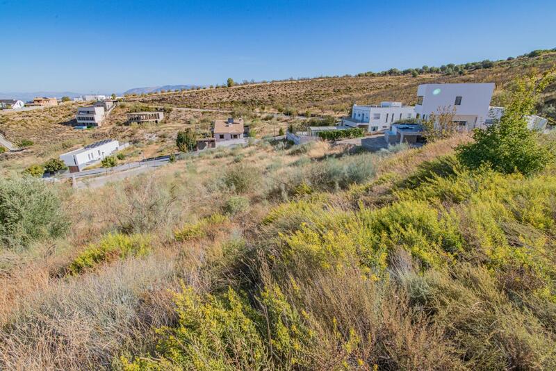 3 Cuarto Terrenos en venta