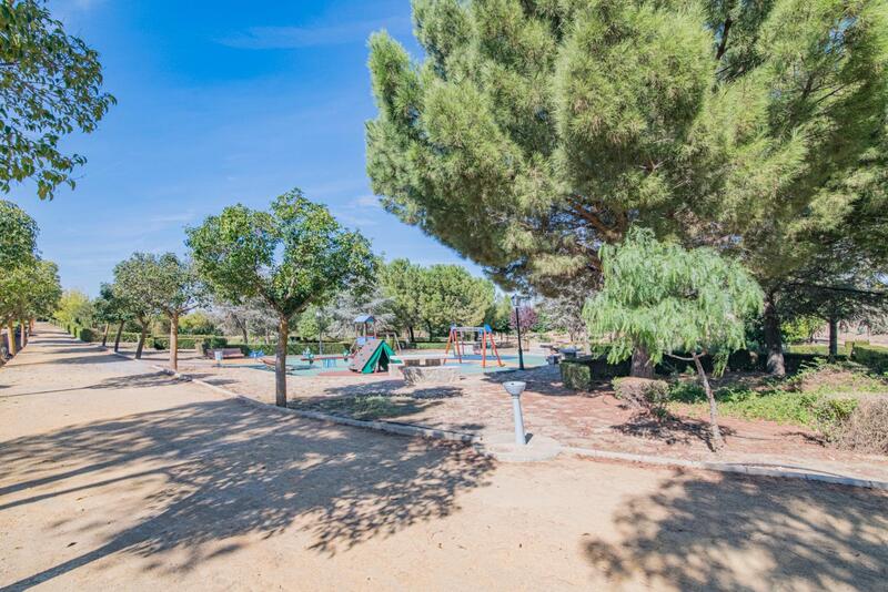 4 Cuarto Terrenos en venta