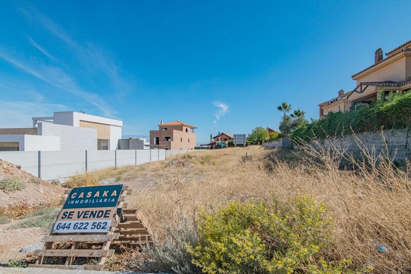 4 Cuarto Terrenos en venta