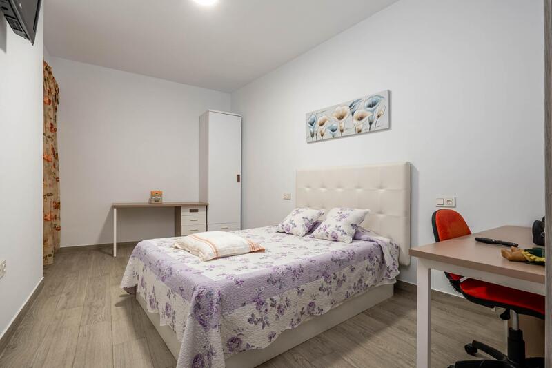 8 bedroom Townhouse for sale