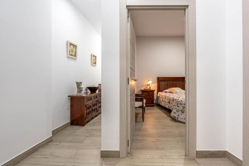 8 bedroom Townhouse for sale