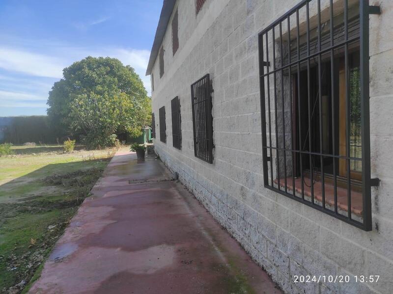 6 bedroom Country House for sale