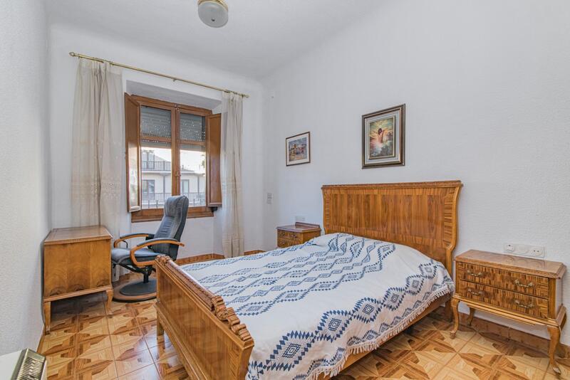 4 bedroom Apartment for sale