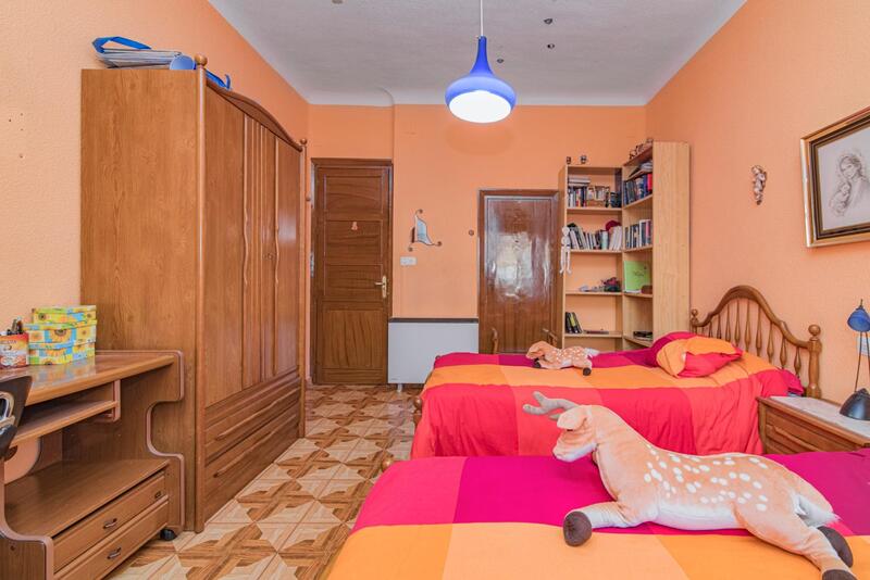 4 bedroom Apartment for sale