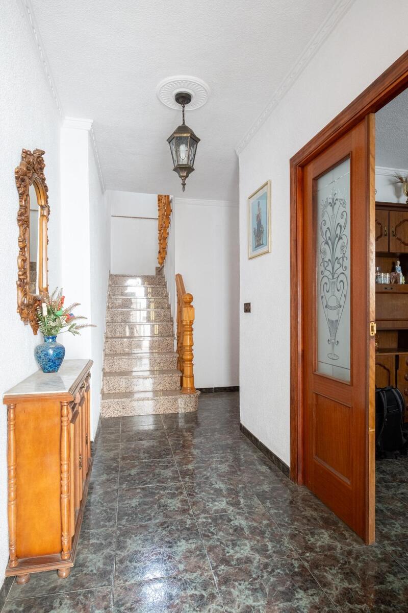 Grottahus till salu i Moclin, Granada