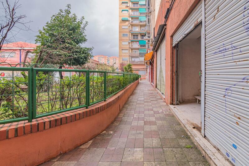 2 bedroom Commercial Property for sale