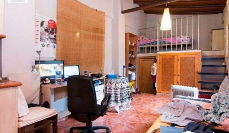 5 bedroom Townhouse for sale