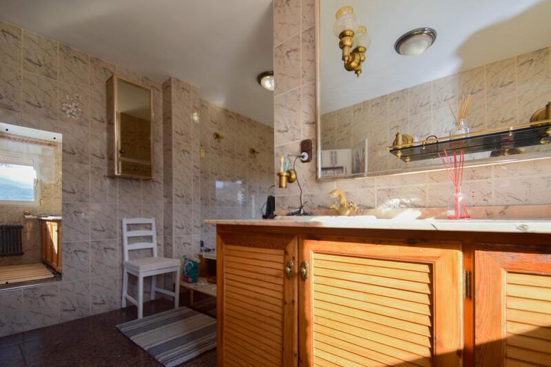 10 sovrum Villa till salu
