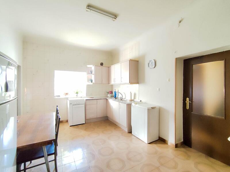 10 Cuarto Casa Cueva en venta
