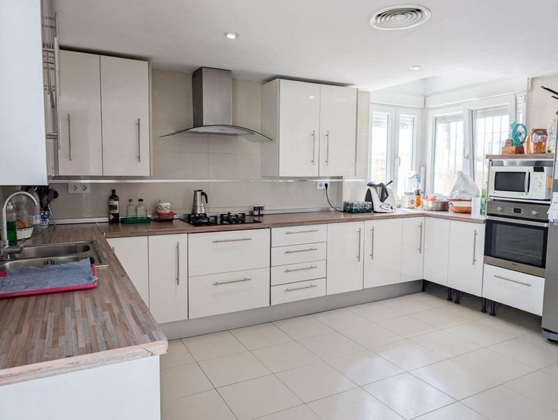 4 soverom Grottehuset til salgs