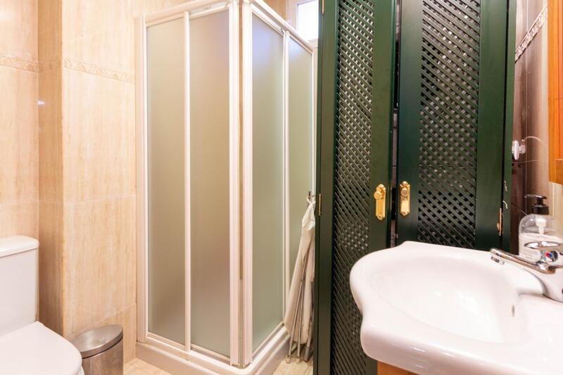 6 soverom Grottehuset til salgs