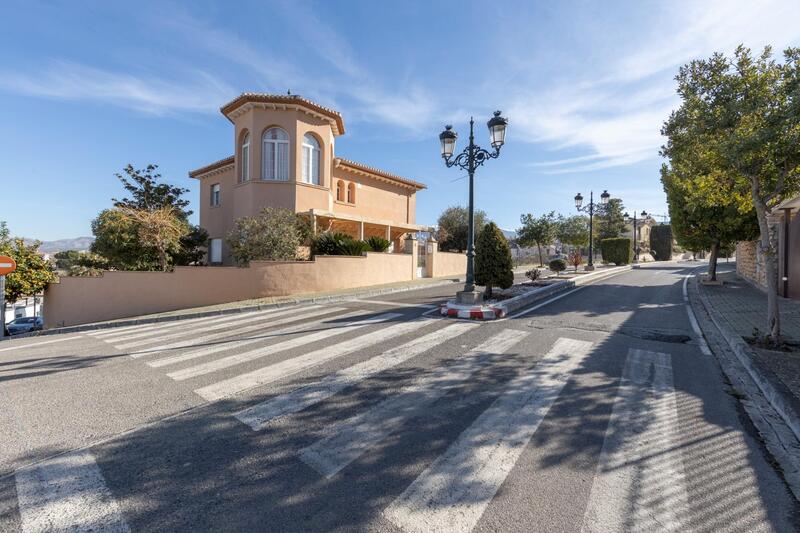 Villa til salg i Otura, Granada