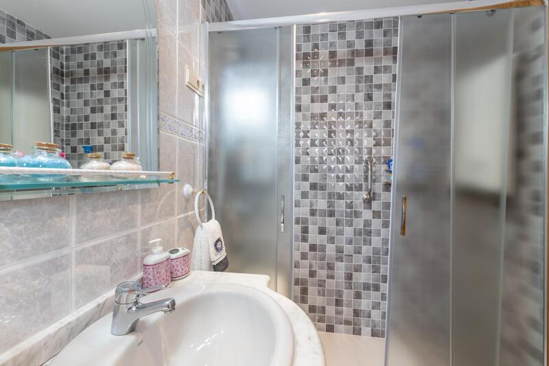 8 Cuarto Villa en venta