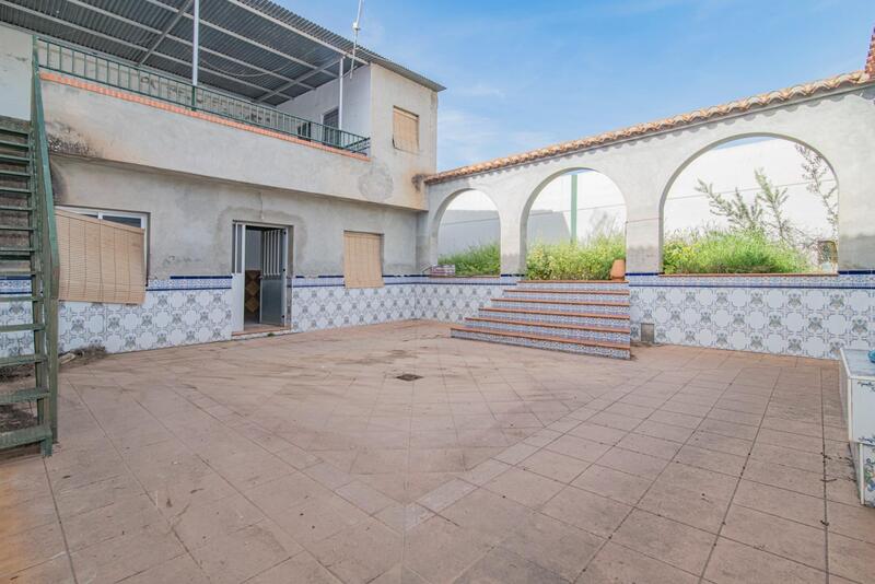 3 slaapkamer Grotwoning Te koop
