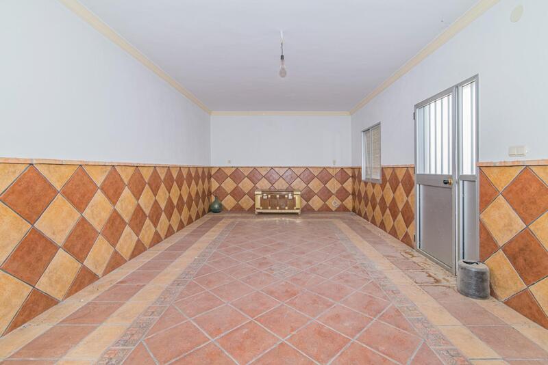 3 slaapkamer Grotwoning Te koop