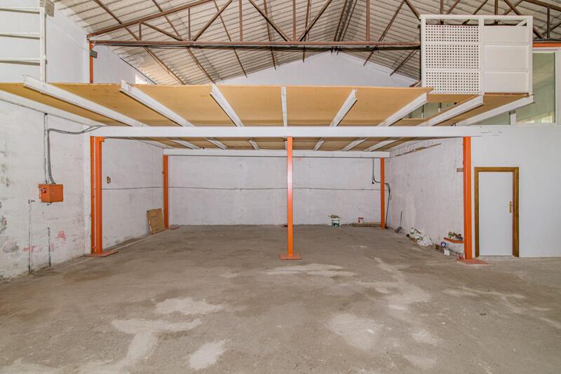3 bedroom Commercial Property for sale