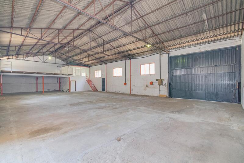 3 bedroom Commercial Property for sale