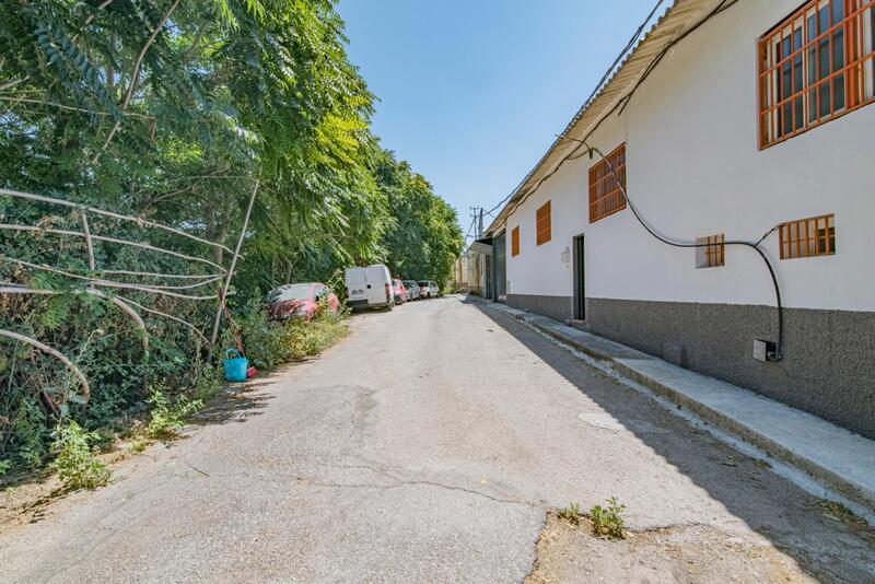 3 bedroom Commercial Property for sale