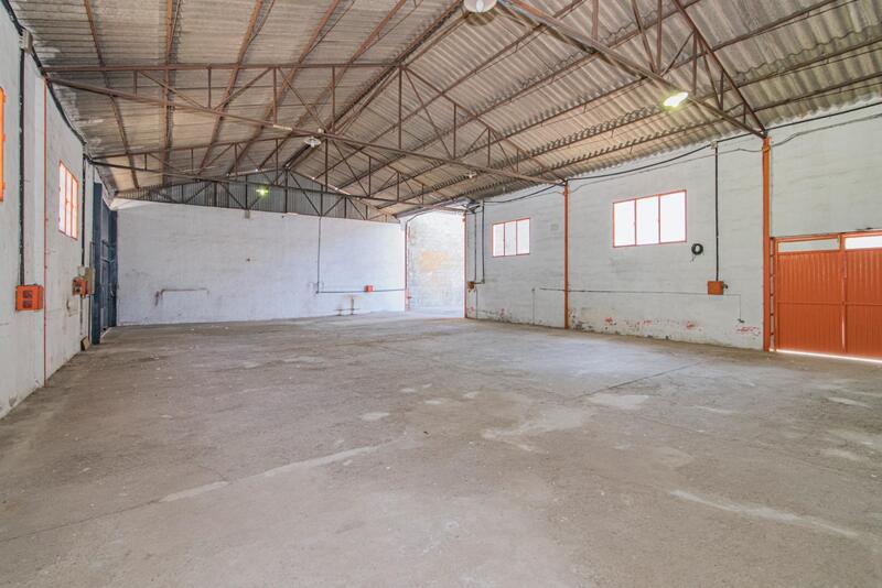 3 bedroom Commercial Property for sale