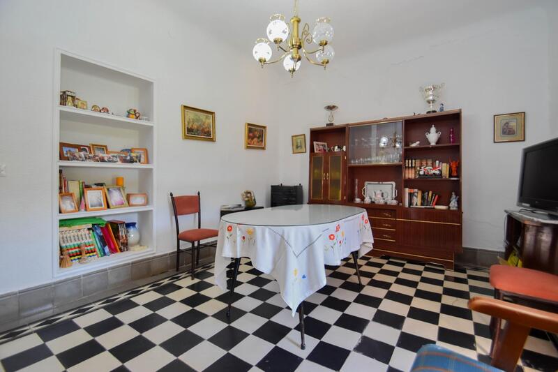 3 slaapkamer Grotwoning Te koop