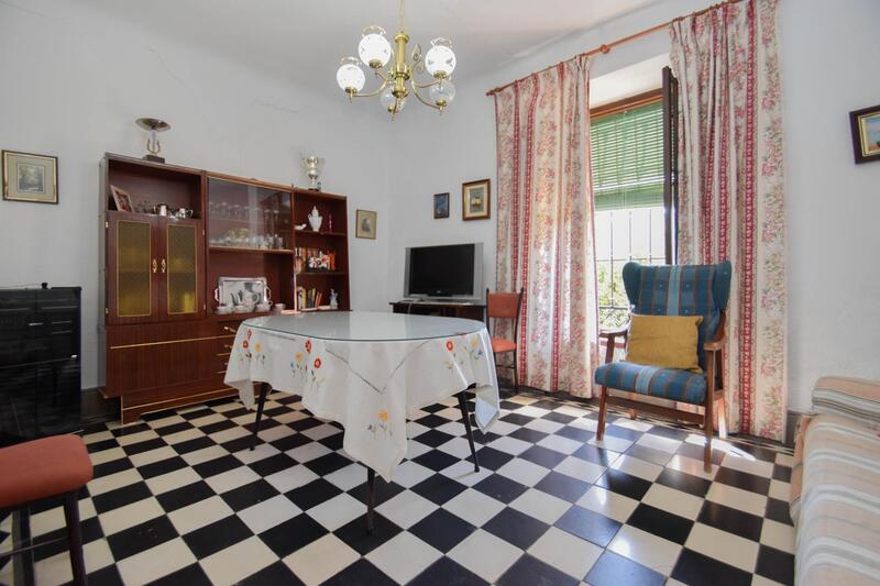 3 slaapkamer Grotwoning Te koop
