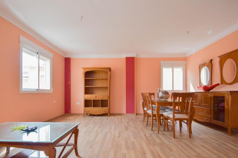 3 slaapkamer Grotwoning Te koop