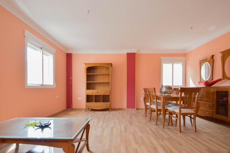 3 slaapkamer Grotwoning Te koop