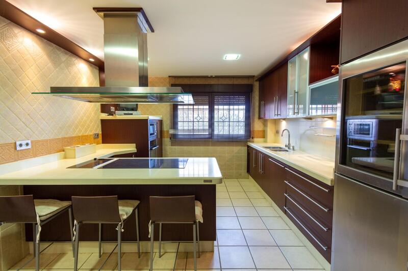 Villa for sale in Dilar, Granada