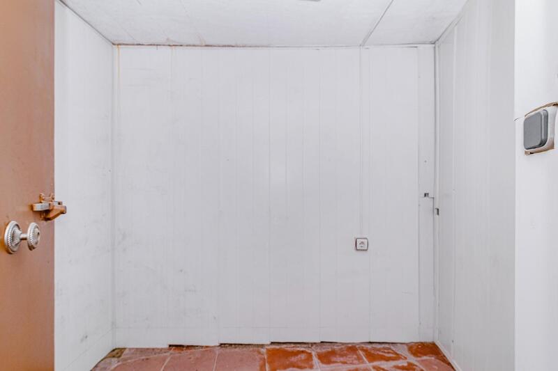 Grottehuset til salgs