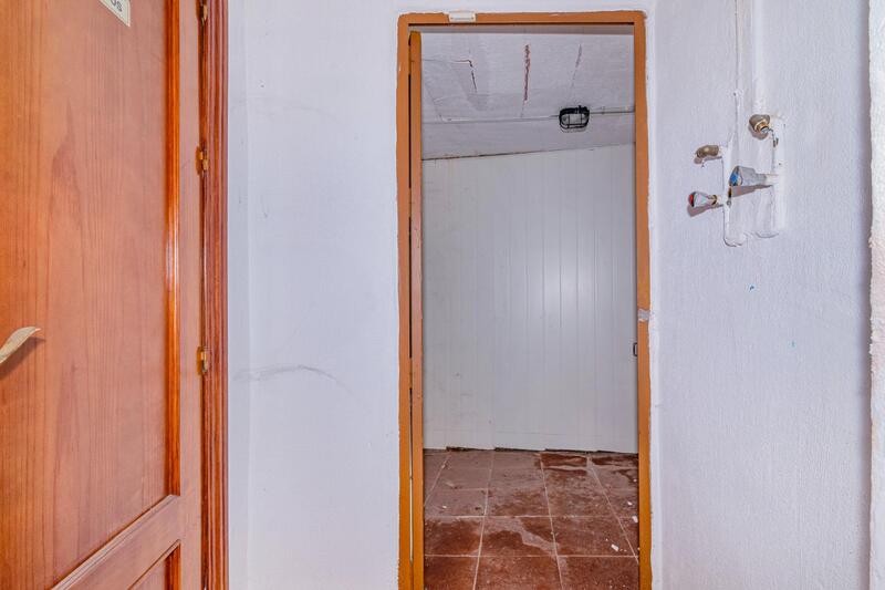 Grottehuset til salgs