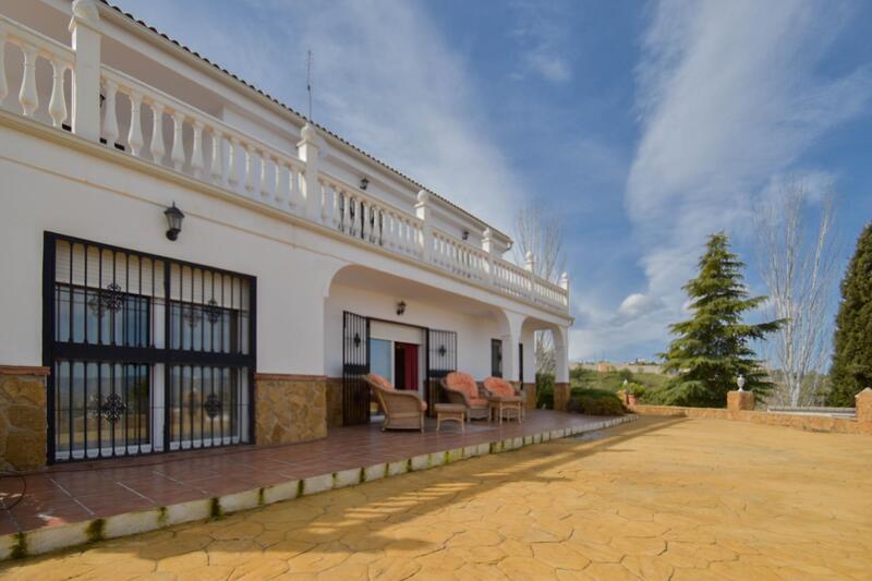 5 bedroom Villa for sale