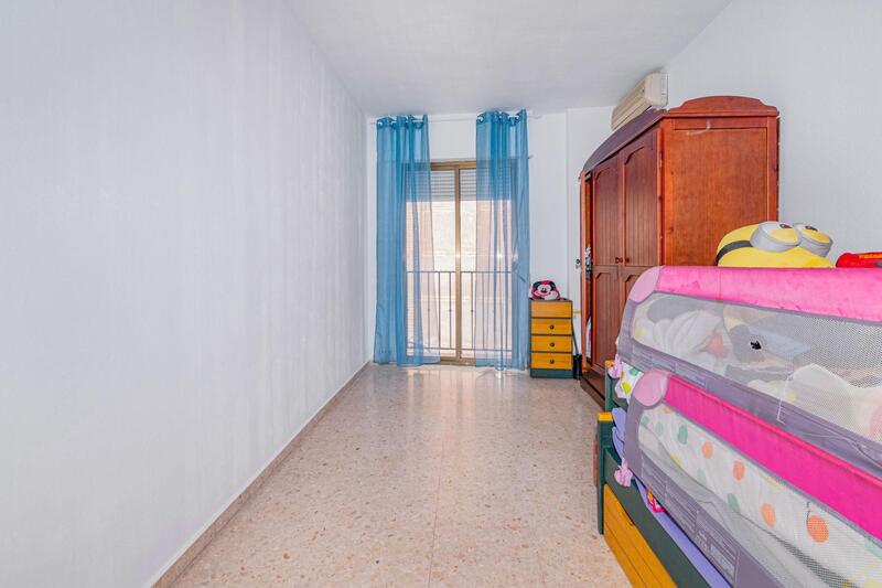 3 slaapkamer Grotwoning Te koop