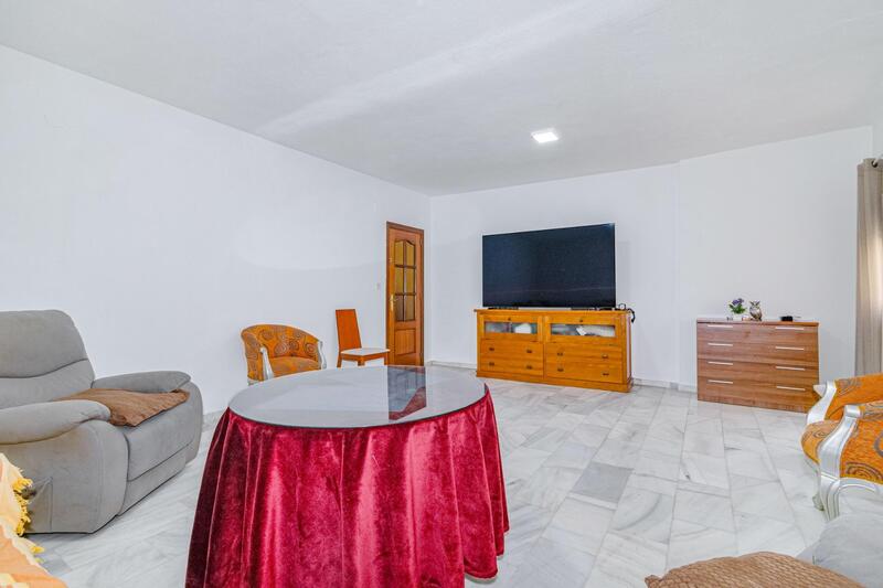 3 slaapkamer Grotwoning Te koop
