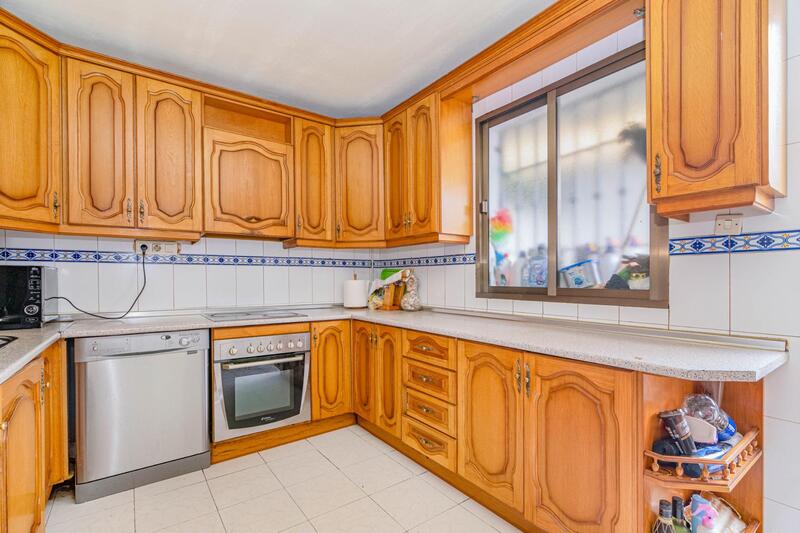 3 slaapkamer Grotwoning Te koop