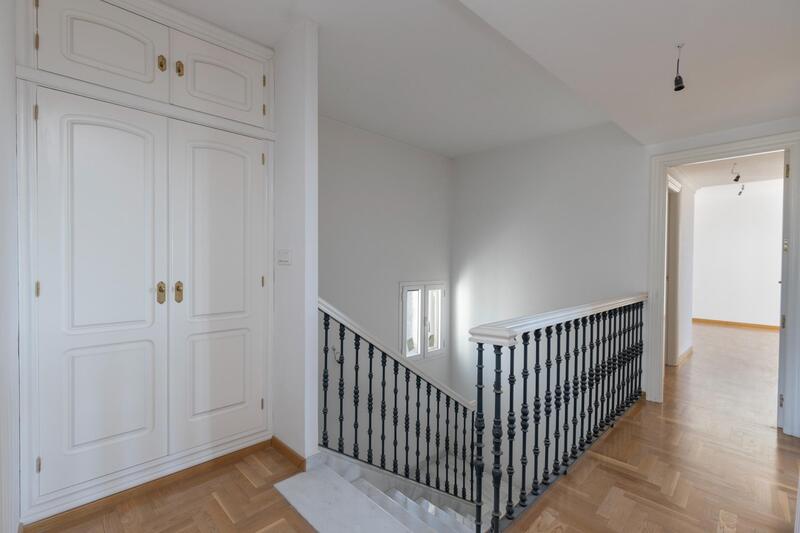 5 Cuarto Casa Cueva en venta