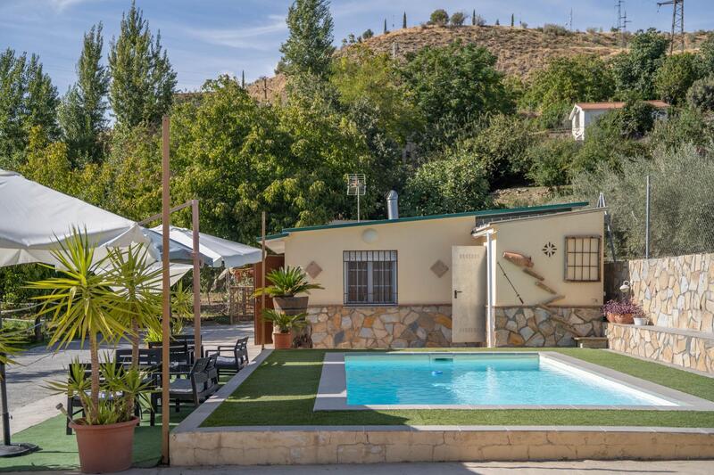 Landsted til salg i Huetor Vega, Granada