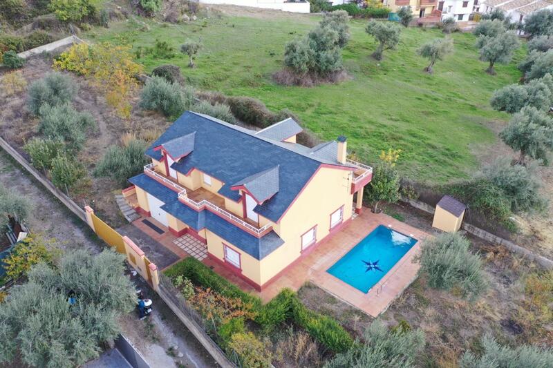 Villa for sale in Guejar Sierra, Granada