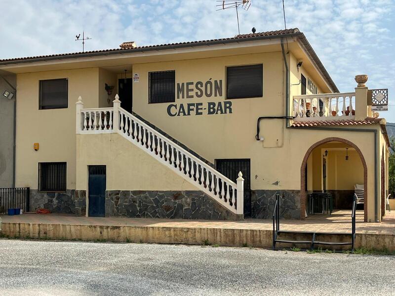 3 bedroom Commercial Property for sale