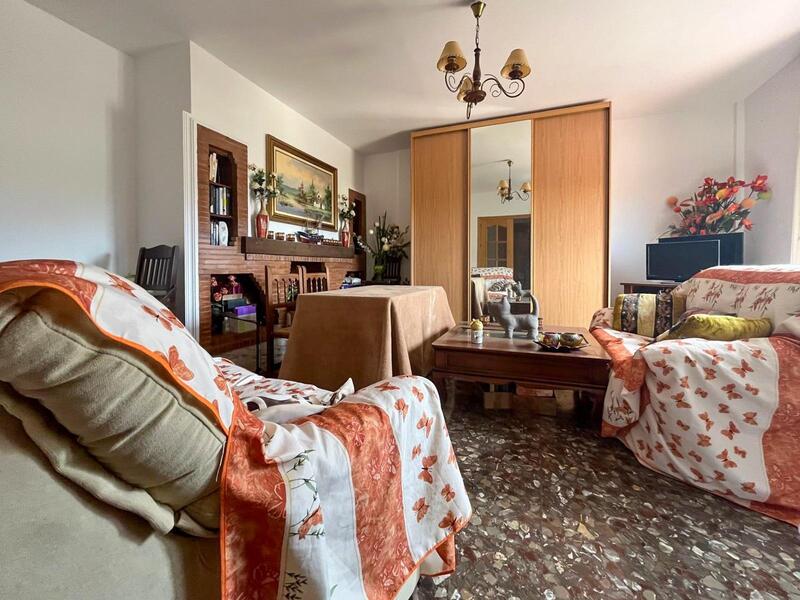 3 bedroom Commercial Property for sale