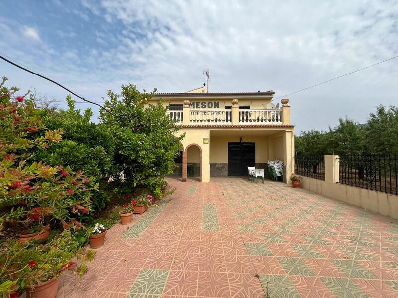 3 bedroom Commercial Property for sale
